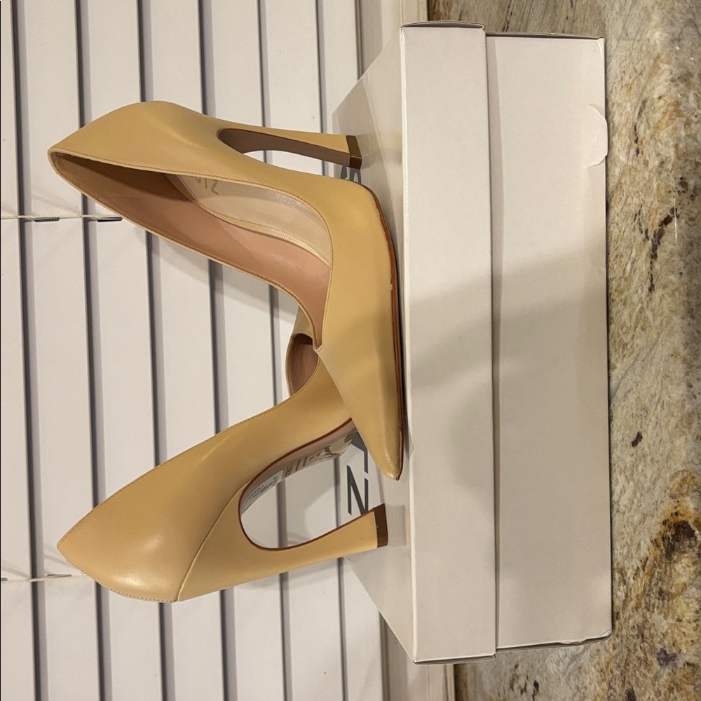Schutz Lexi Pump- Beige - Picture 6 of 9